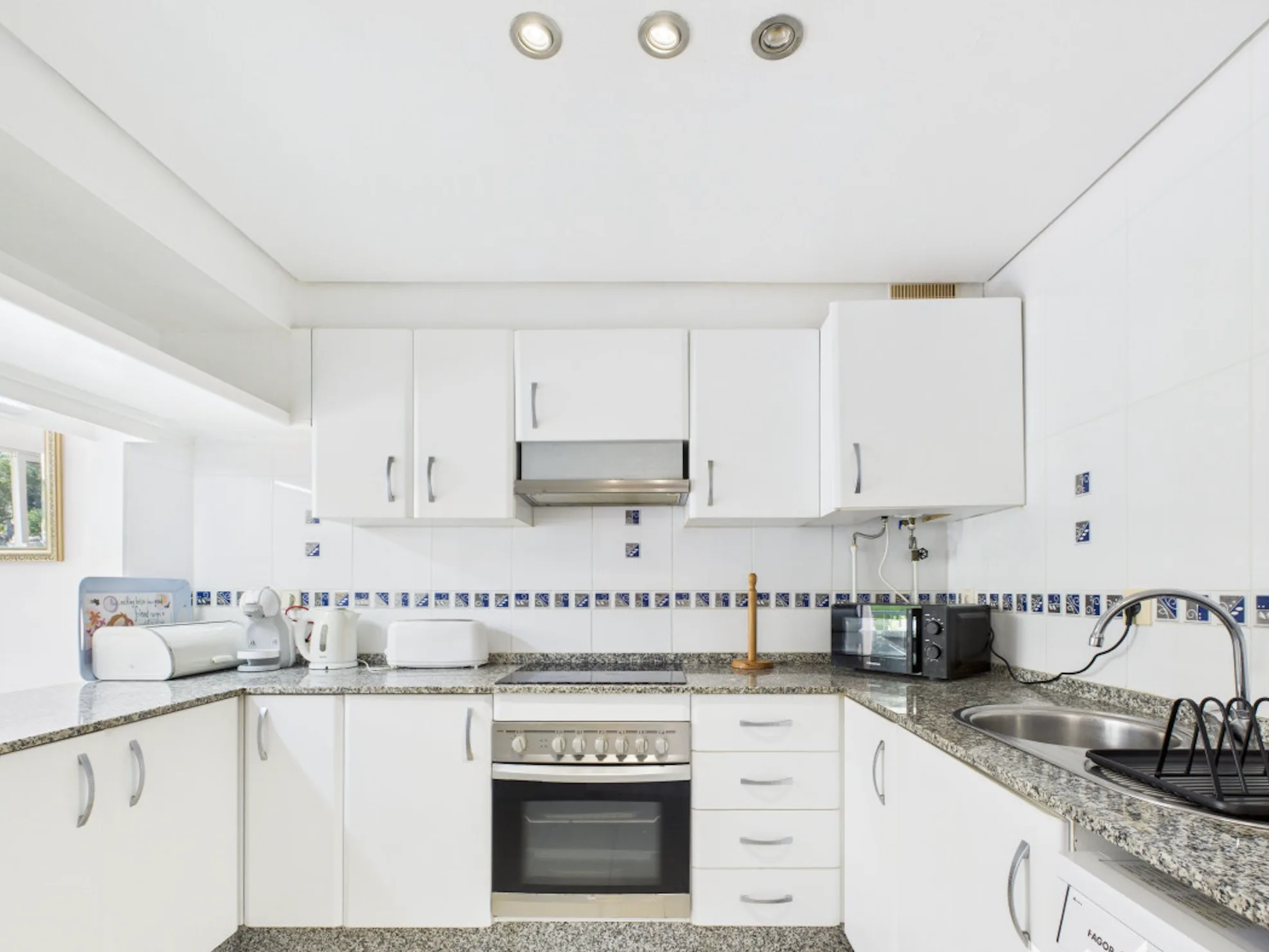 BL1808 Kitchen b