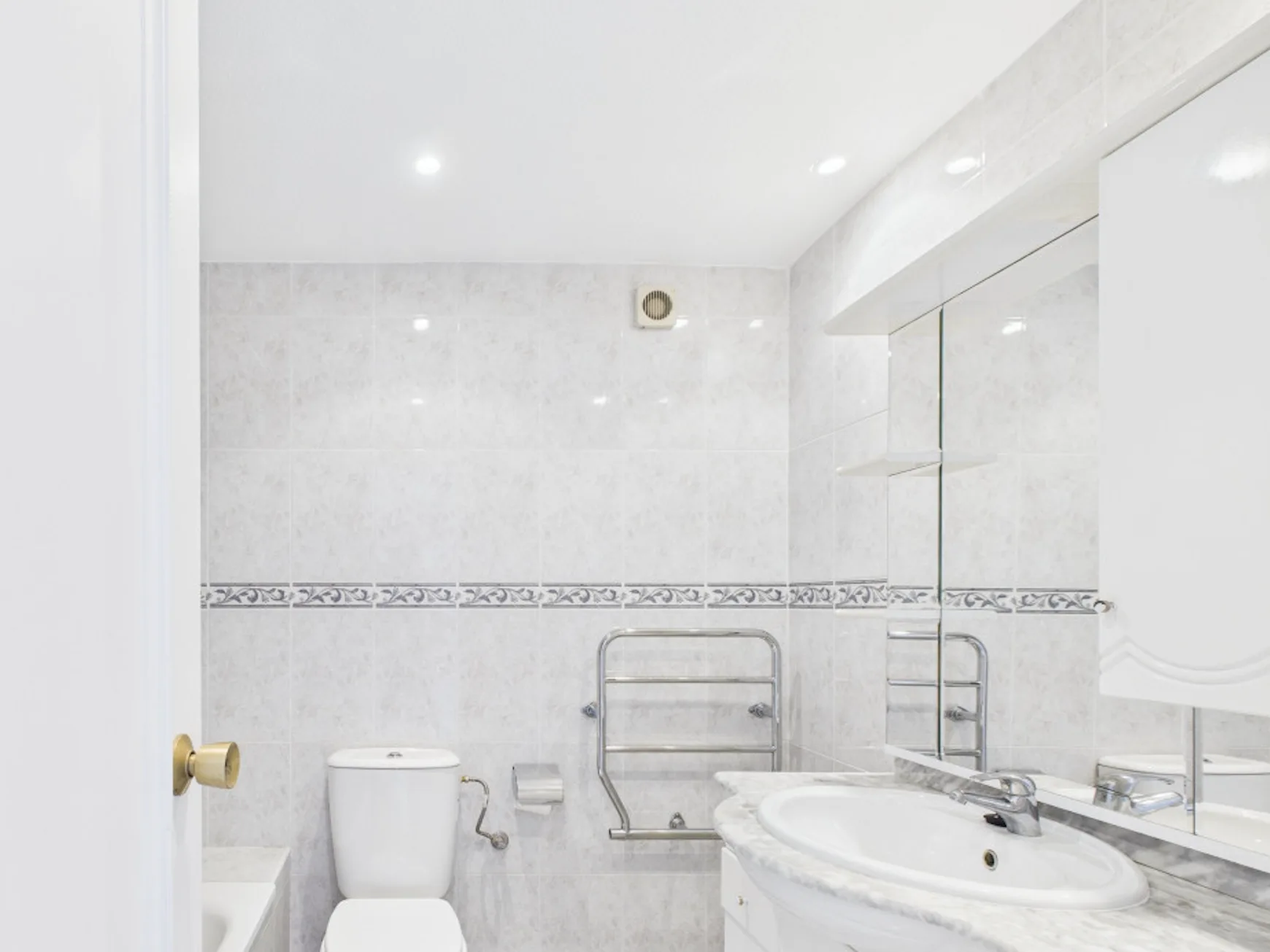 BL1808 bathroom