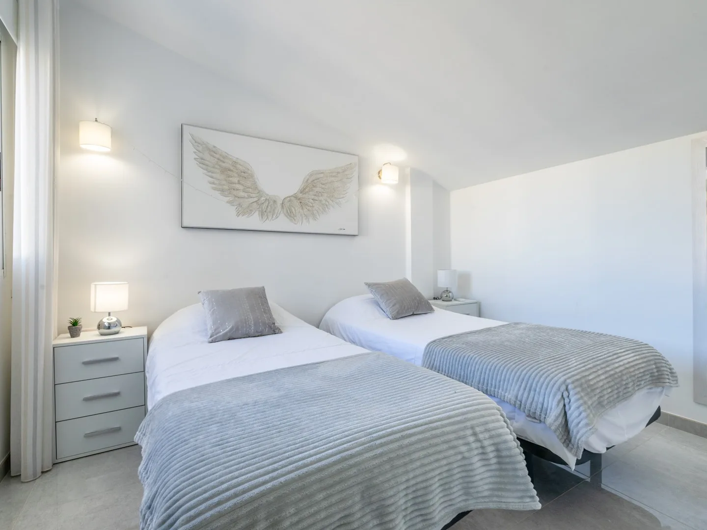 LNII 2 Bedroom 4 c