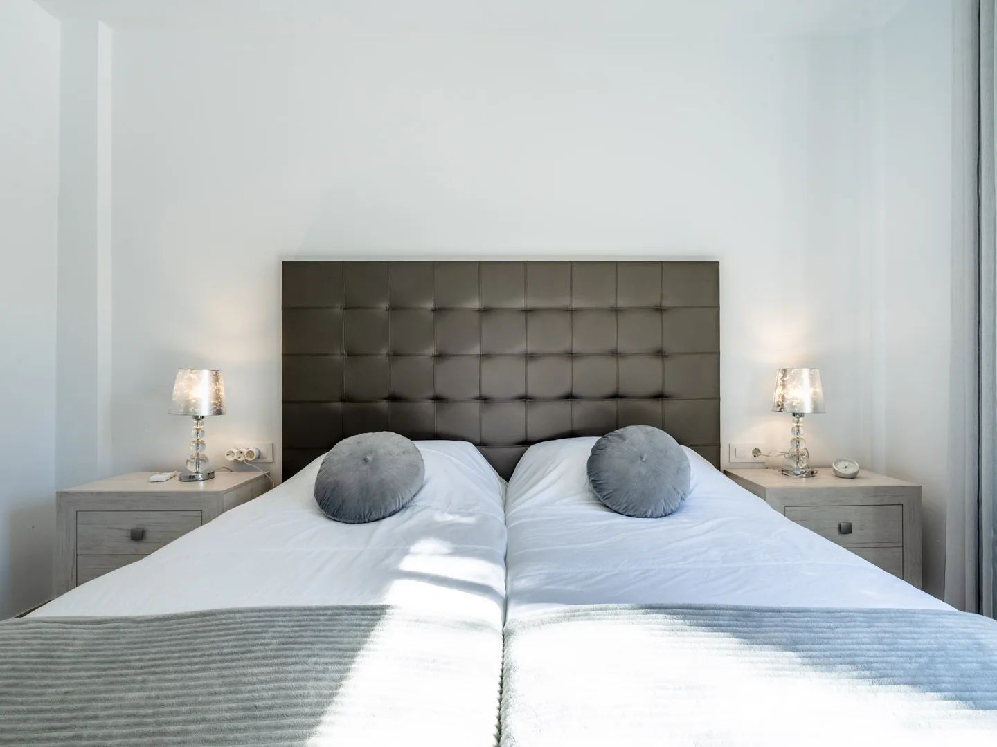 LNII 2 Bedroom 1 b
