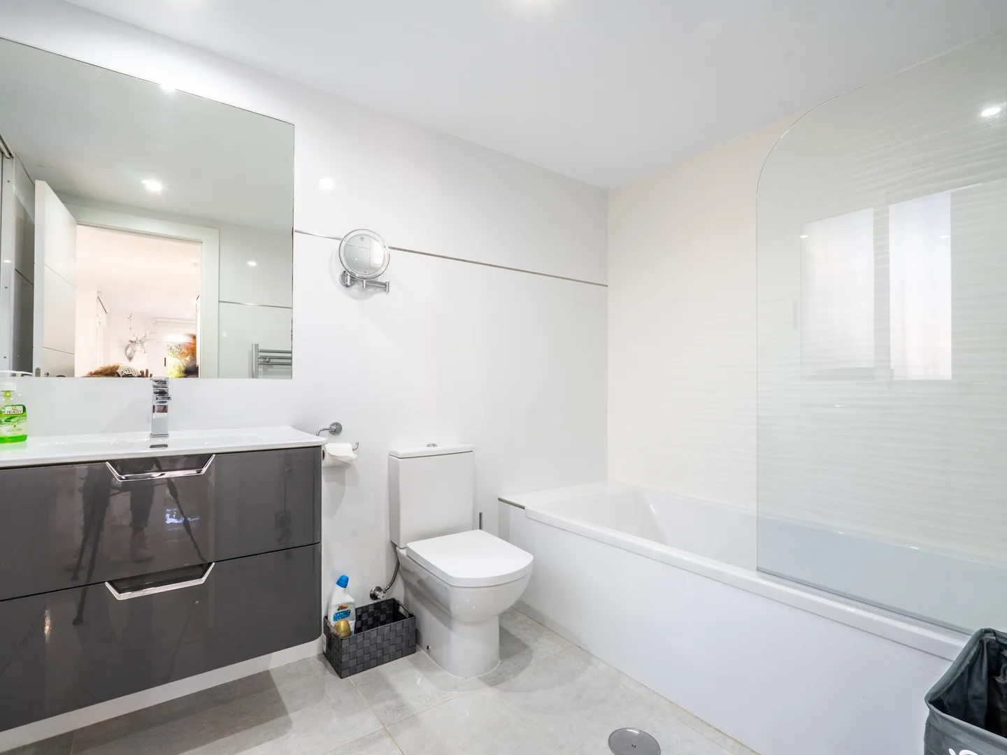 LNII 2 Bathroom 1 b