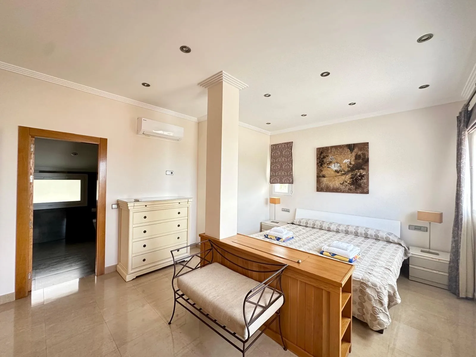 LB28 Bedroom 1 a