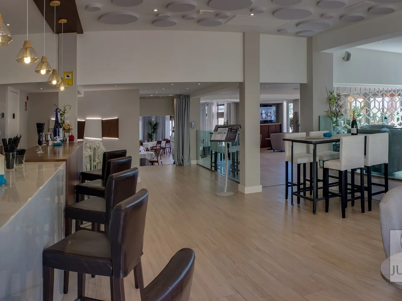 La Quinta Bar 1938x1000 mtime20180503153719