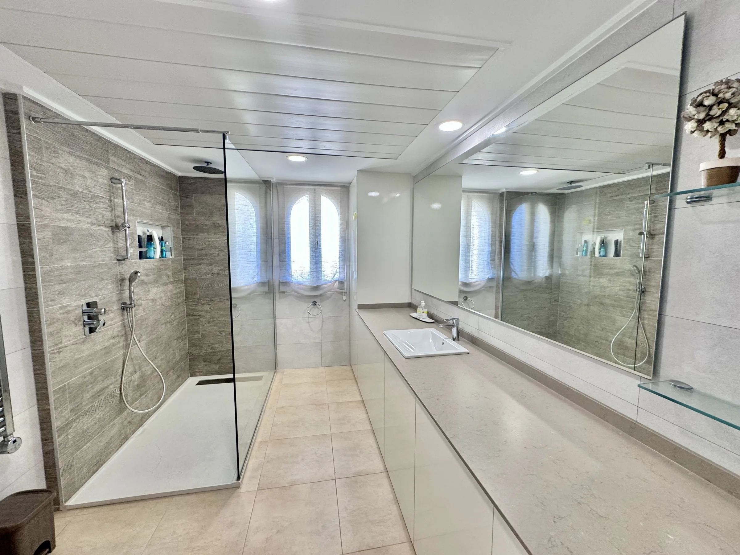 LO5 P Bathroom 2