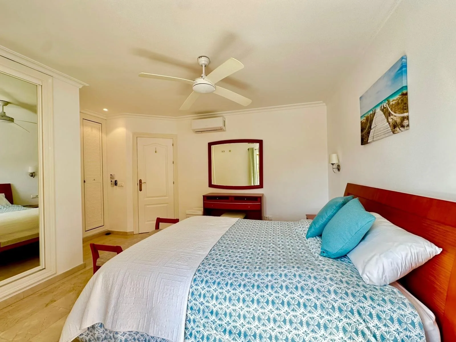 MC9 Bedroom 1a